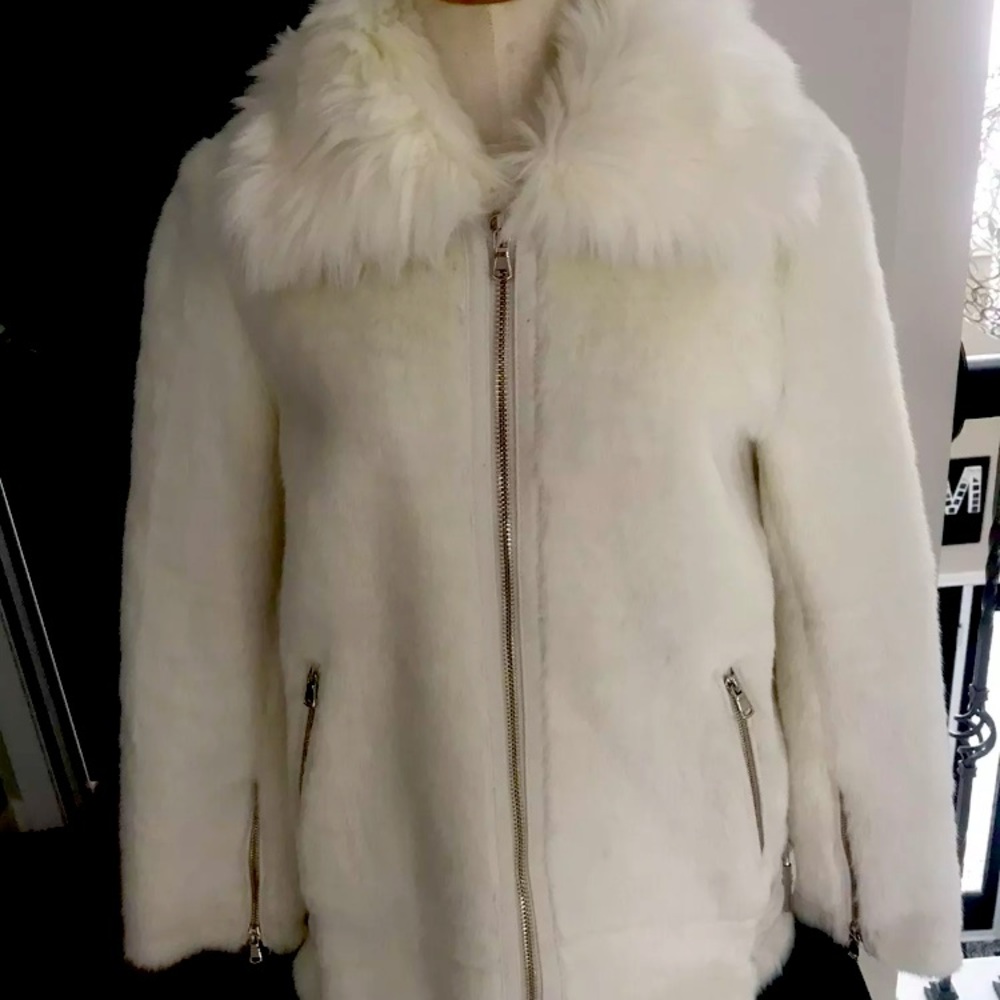 NWOT!! Zara Woman Outerwear 2019 Off White Faux Jacket SIZE: Small